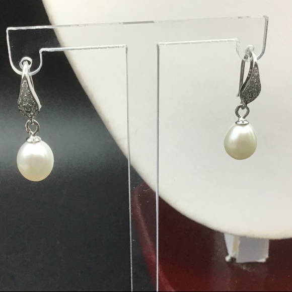 Vintage cultured White Pearls Sterling Silver Necklace and Earring marked  925 - Picture 7 of 7